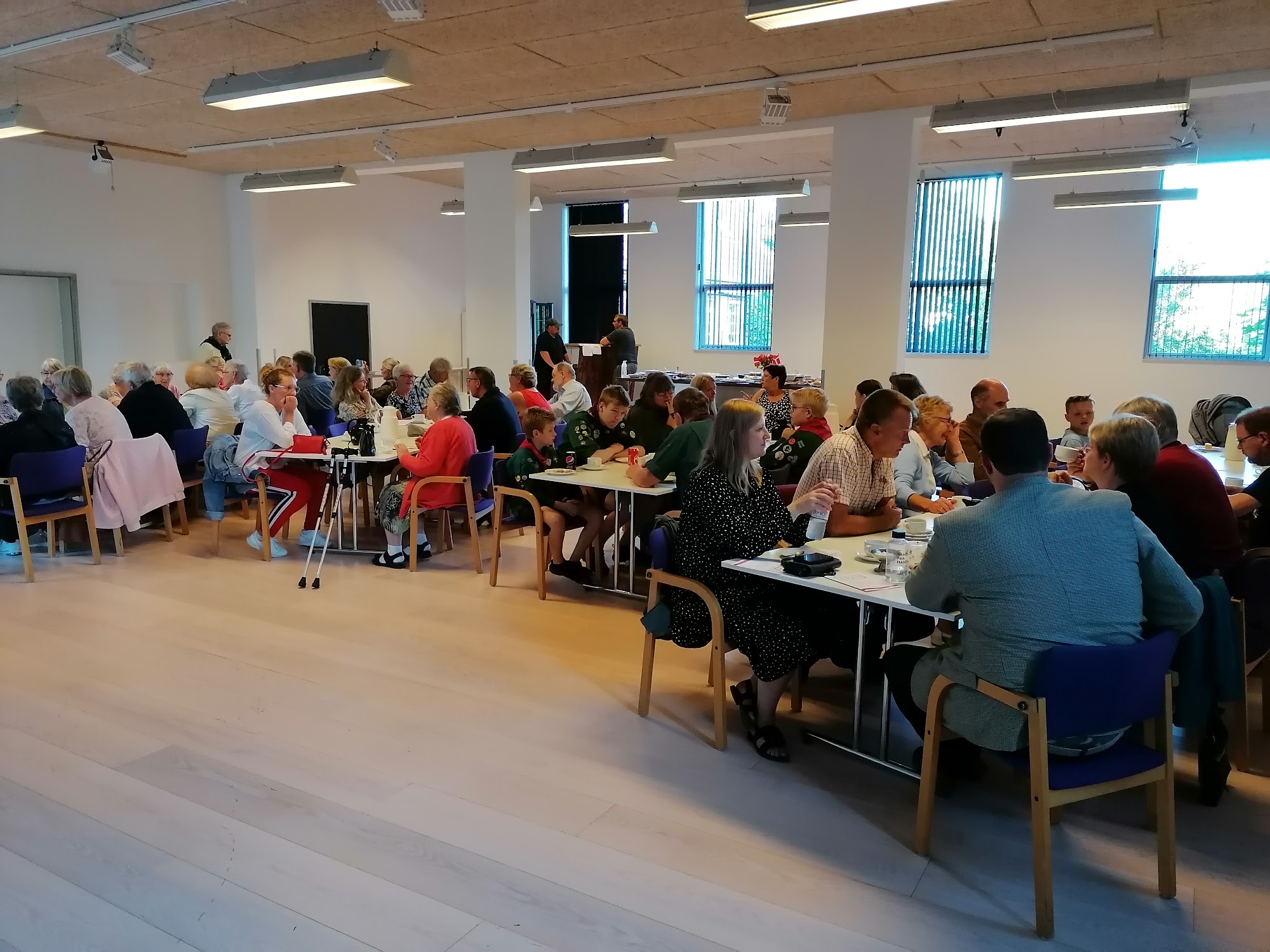 Personer til et møde